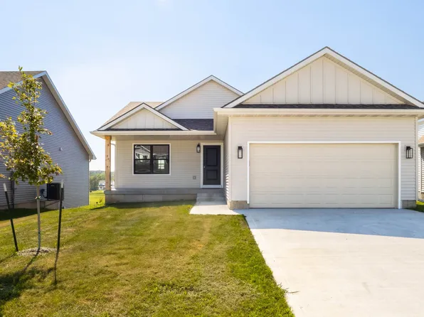 201 S Valley View Dr, Norwalk, IA 50211