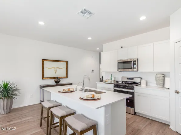 13502 N Laura Ellen Ln, Marana, AZ 85653