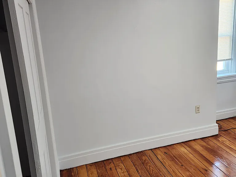 545-547 W Maple St #5 — Photo 16