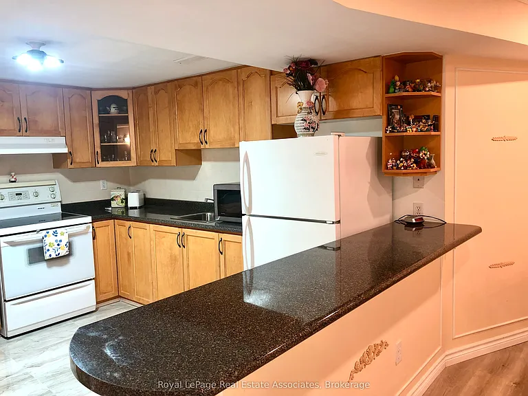 889 Bancroft Dr W #BASEMENT — Photo 5