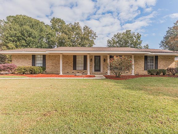 2nd image of 119 Karen Dr