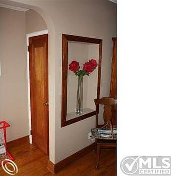 4363 Pine Grove details.jpg