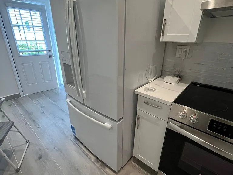 1811 Central Ave #3 — Photo 2