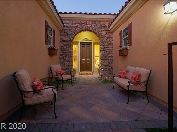 2nd image of 2 Lembo Di Lago Ct