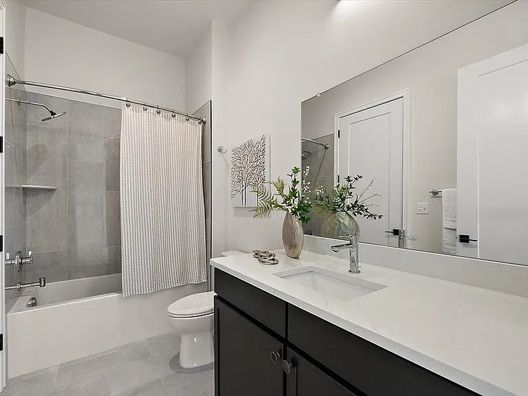 1760 E Auburn Rd #3A — Photo 23
