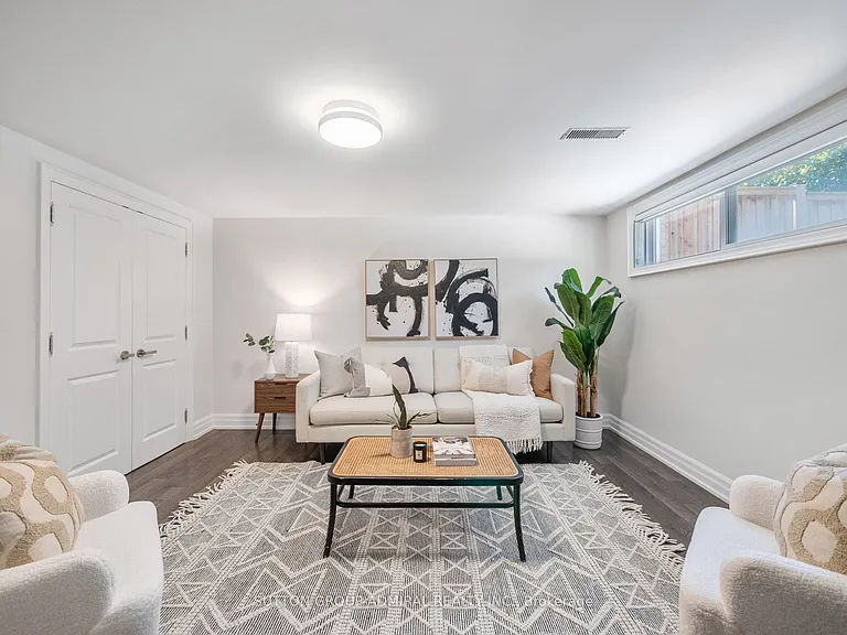 10 Terrydale Dr — Photo 11