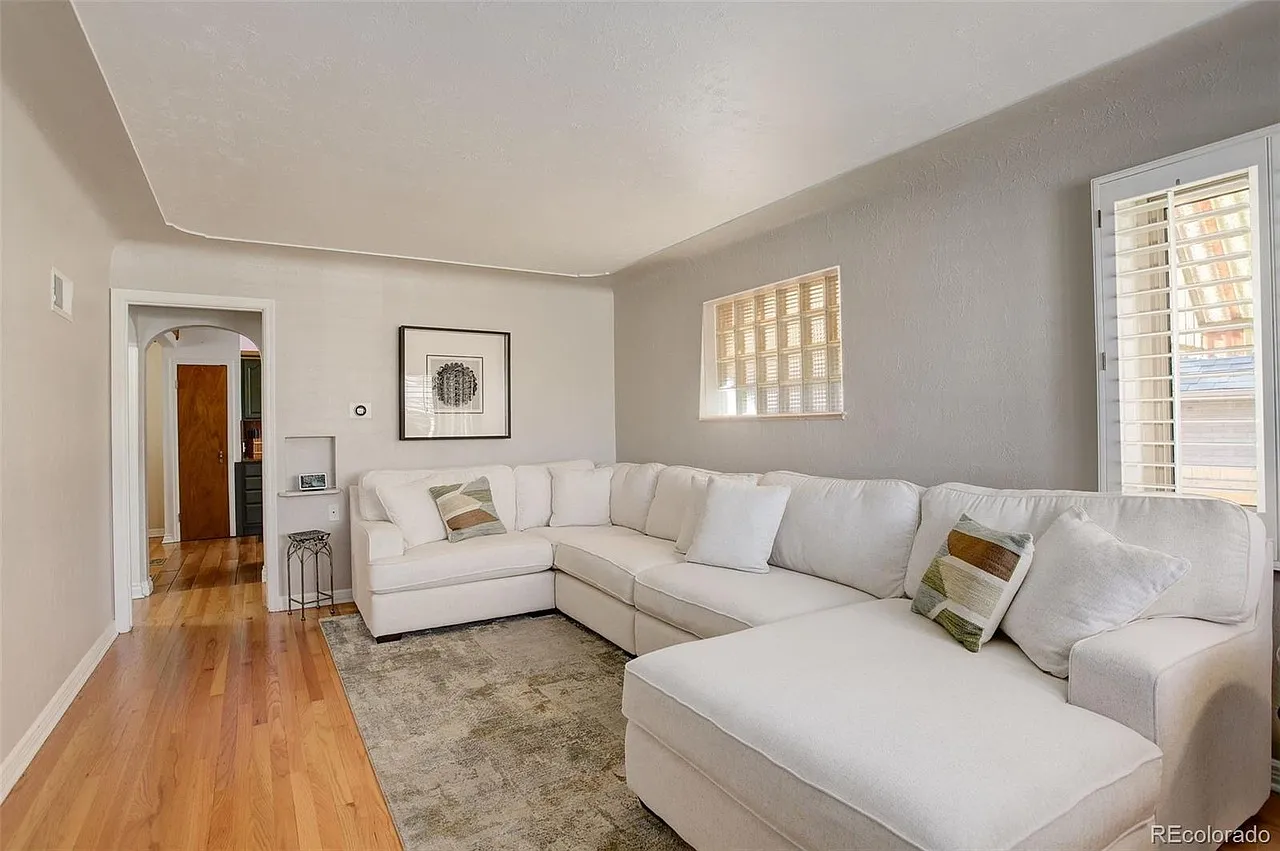 3 bed, 1800 sqft, $3,800 — Photo 3