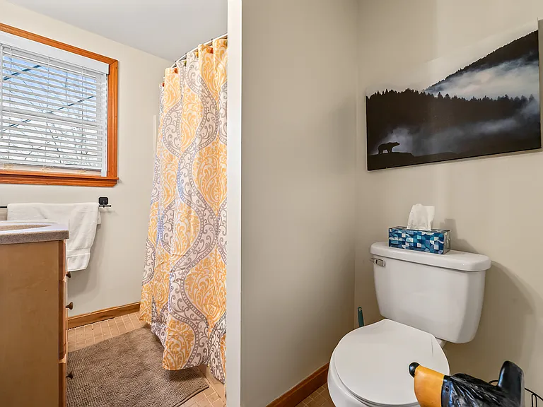 Full bathroom