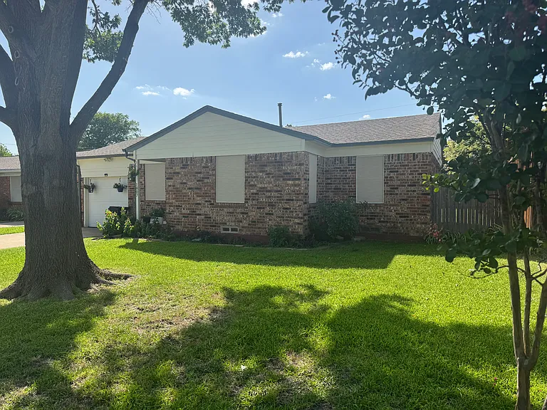 1807 Highland St — Photo 4