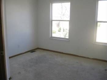 4th image of 4942 Harney Ave