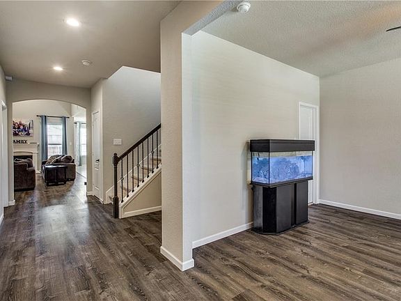 5th image of 4240 Glen Abbey Dr