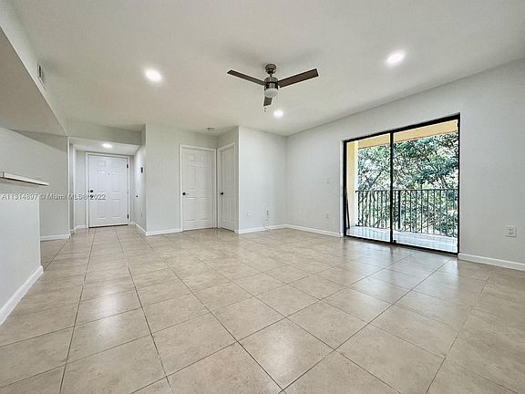 3rd image of 400 Palm Cir W APT 308