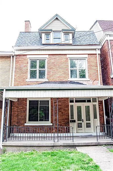 1210 Benton Ave photo 1