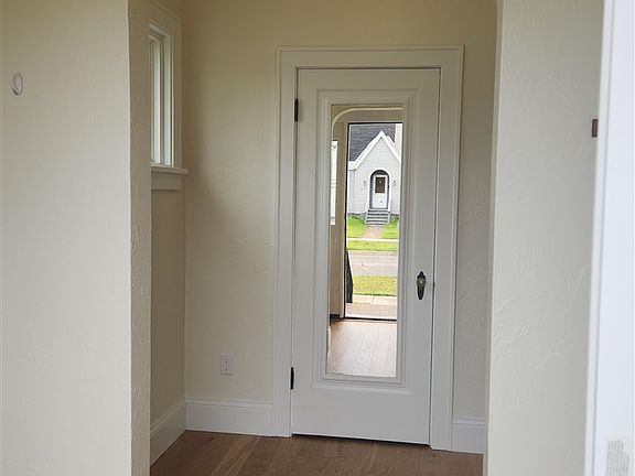 3rd image of 361 Dawson St
