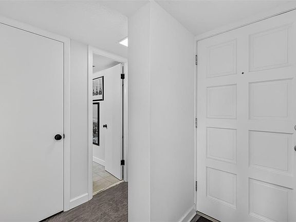 5th image of 101 N GRANDVIEW STREET #412