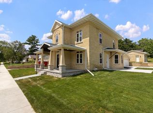 805 W Conant St, Portage, WI 53901