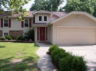 366 Stormyoak Dr, Ballwin, MO