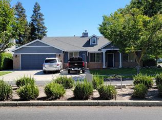 692 W Springer Dr, Turlock, CA 95382
