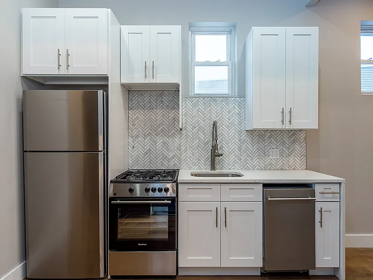107 Skillman Ave #3T — Photo 2