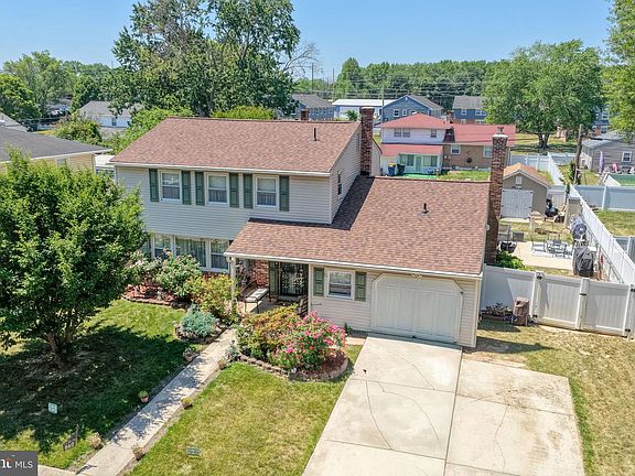 2nd image of 860 Wilson Dr
