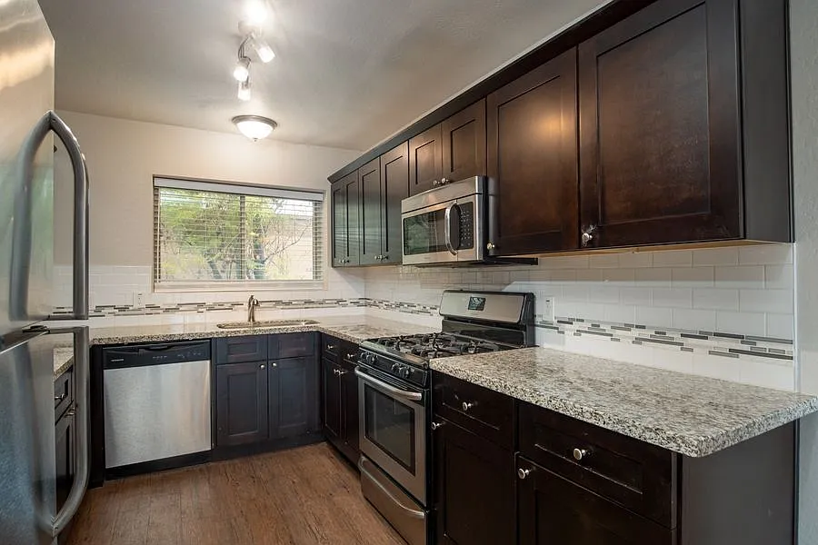 1333 E Thomas Rd — Photo 4