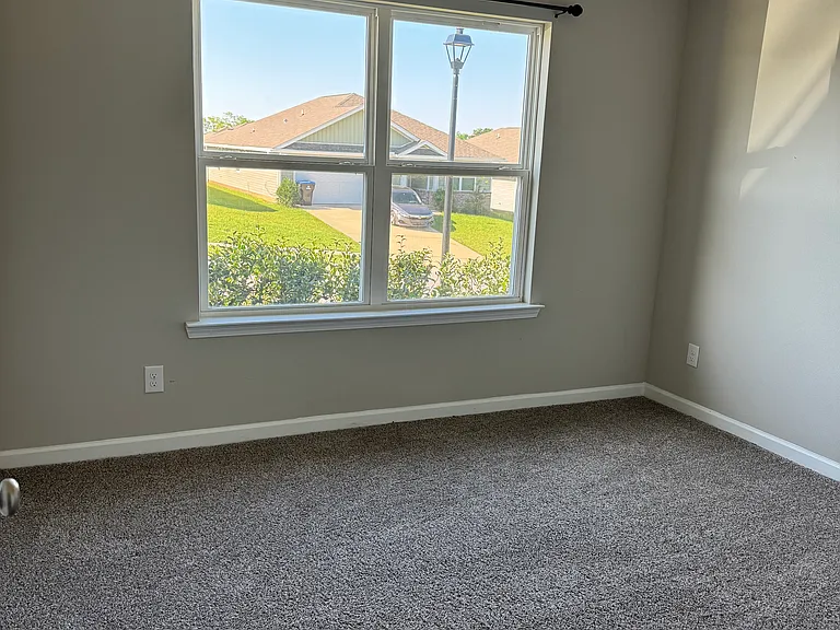 10866 Paget Dr N — Photo 4