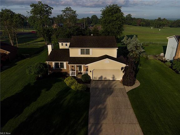2nd image of 3878 Oakridge Dr NE
