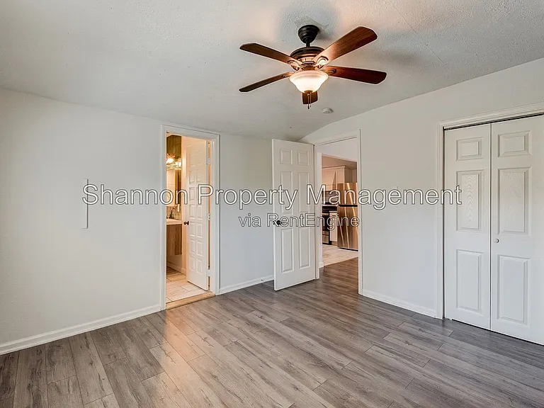 100 E 33rd St — Photo 10