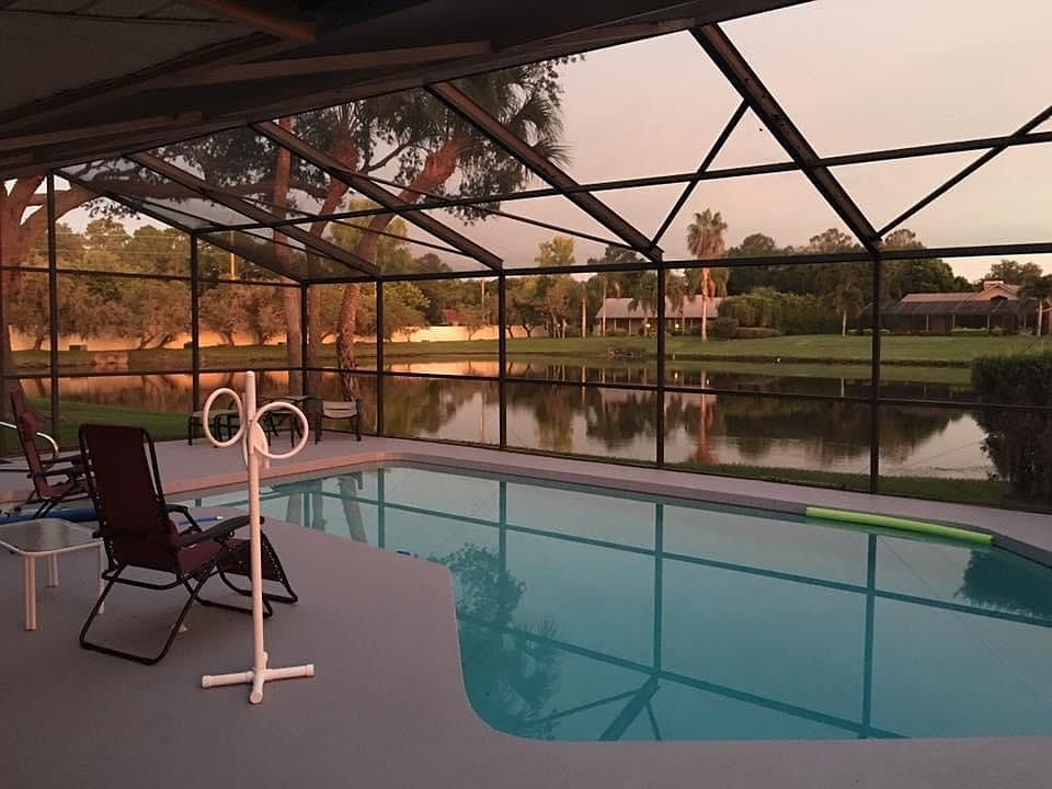 pool deck (pool maintenance included)