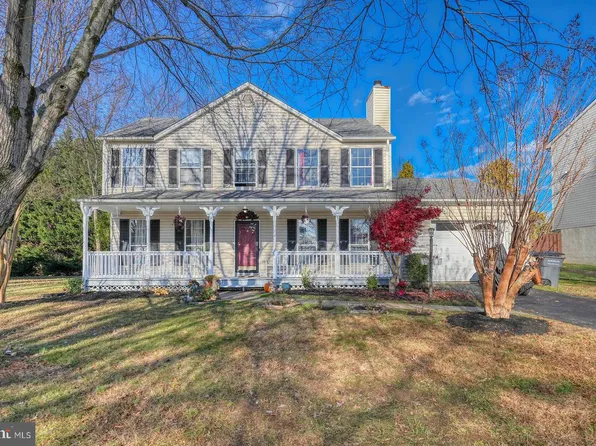 5876 Pontiac Dr, Woodbridge, VA 22193