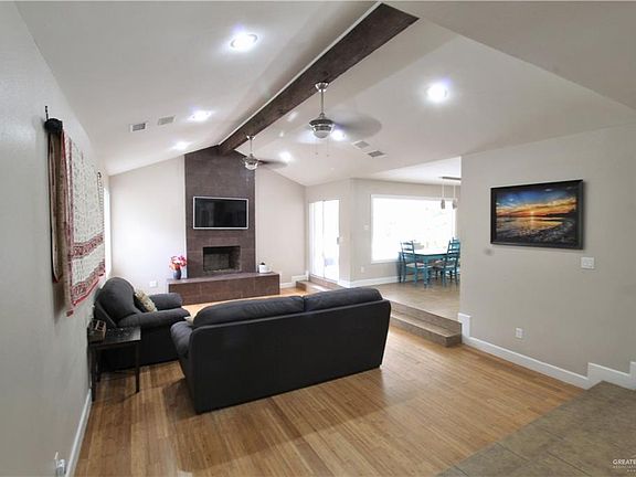 5th image of 4002 Karen Ln
