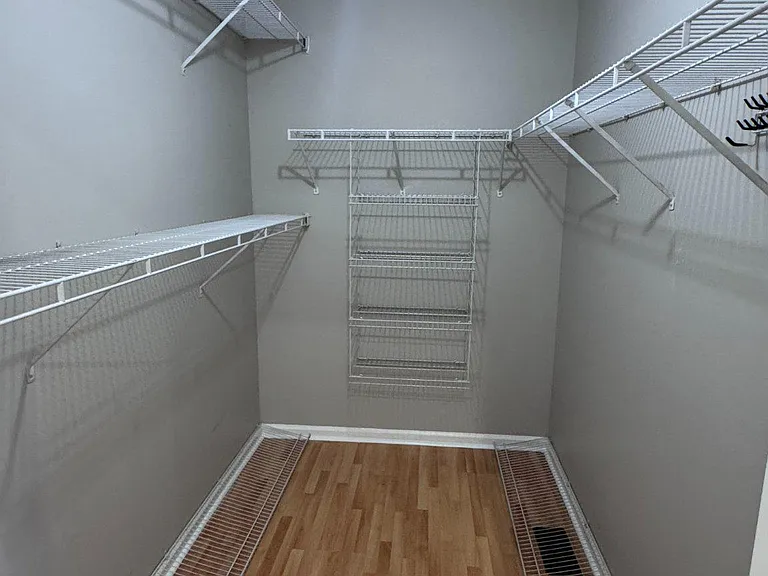216 Waverly Ct — Photo 17