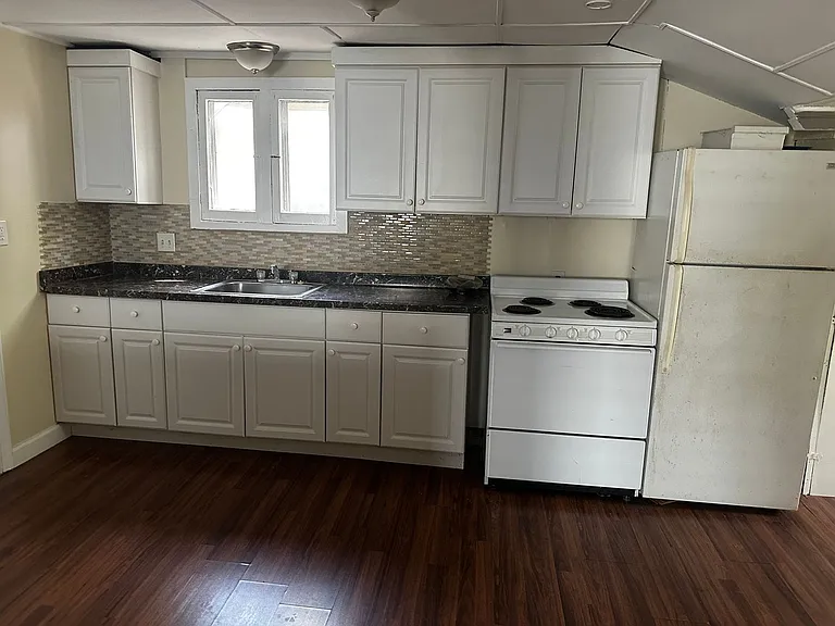 218 Academy — Photo 8