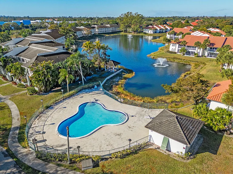 286 Cypress Point Dr — Photo 34