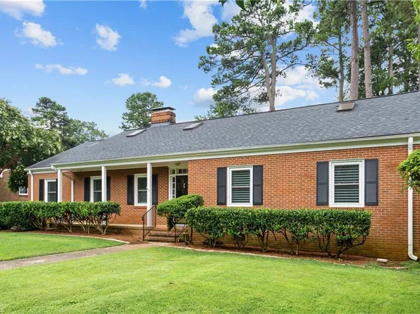 529 Woodvale Dr, Greensboro, NC 27410