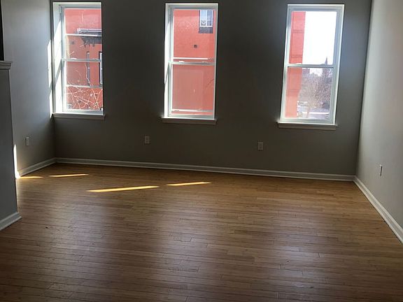 4th image of 600 N Arlington Ave Unit 3