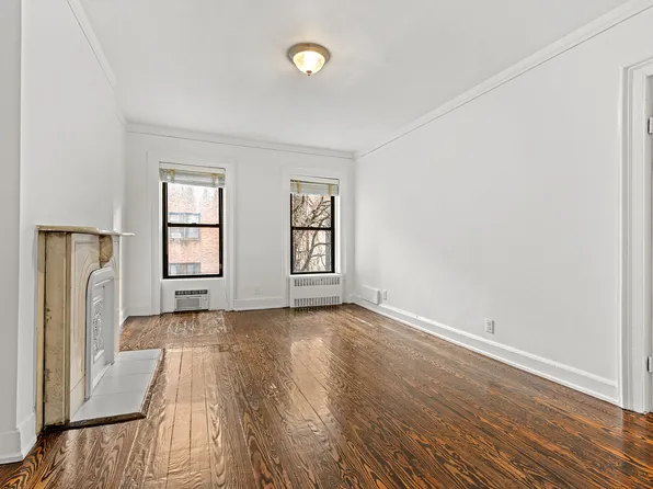 121 East 61st Street image 6 of 12