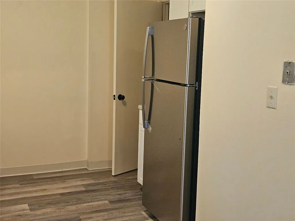 2 bed, $1,400 — Photo 4