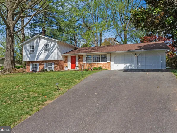 2516 Lakevale Dr, Vienna, VA 22181