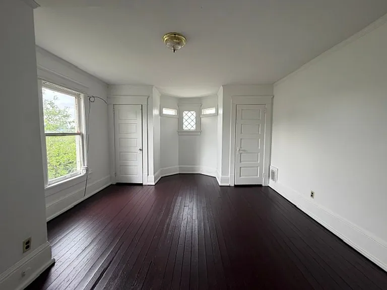 1518 Woodland Ave NW — Photo 15