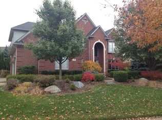 3595 Nesting Ridge Dr, Rochester Hills, MI 48309