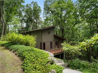 227 Cobble Creek Dr, Tannersville, PA 18372
