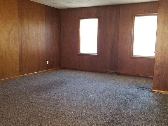 4th image of 935 N Dempster Ln