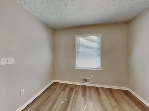 2660 Shields St, Philadelphia, PA 19142