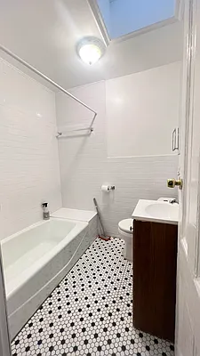 Rented by Voro New York | media 8