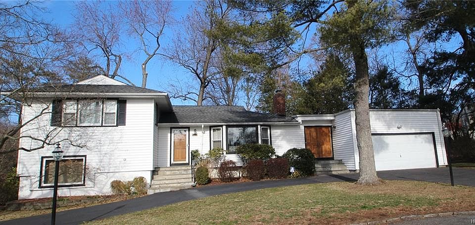 1st image of 11 Sparrow Cir