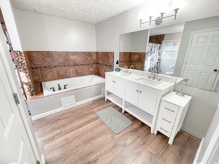 1300 Stillmeadow Rd SW — Photo 26