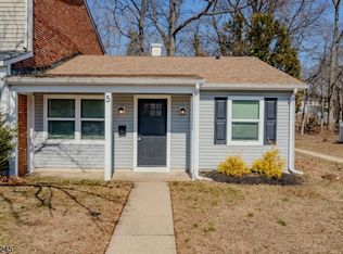 5 Riverview Pl, Willingboro, NJ 08046