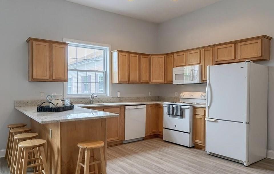 1st image of 31 Ashland St APT 7