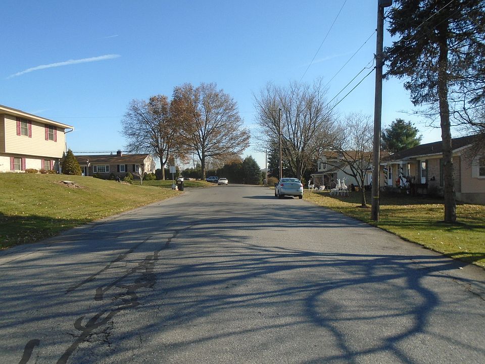 2nd image of 15 Rose Virginia Rd
